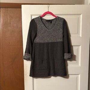 Stylish Gray V-Neck Sweater with Pockets